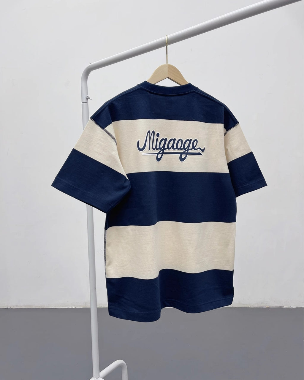 海軍藍厚領撞色T