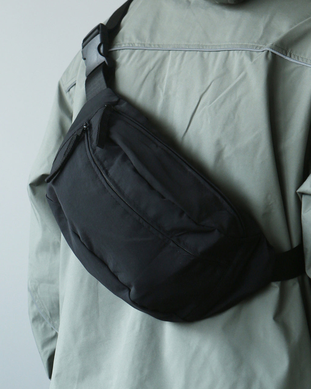 機能斜背包 / Crossbody Utility Bag