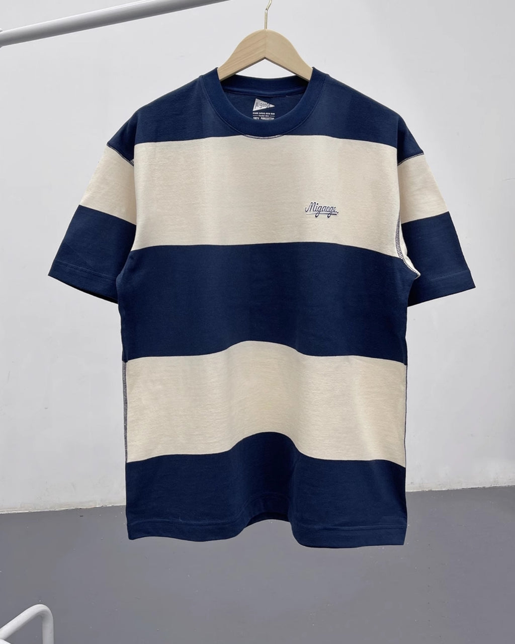 海軍藍厚領撞色T