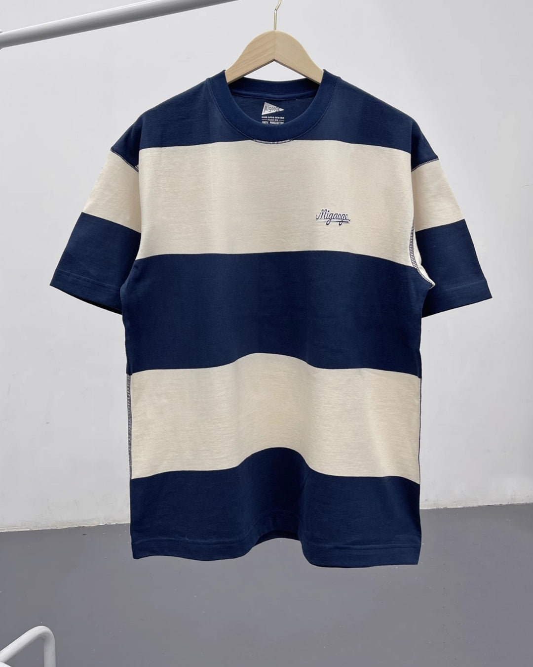 海軍藍厚領撞色T