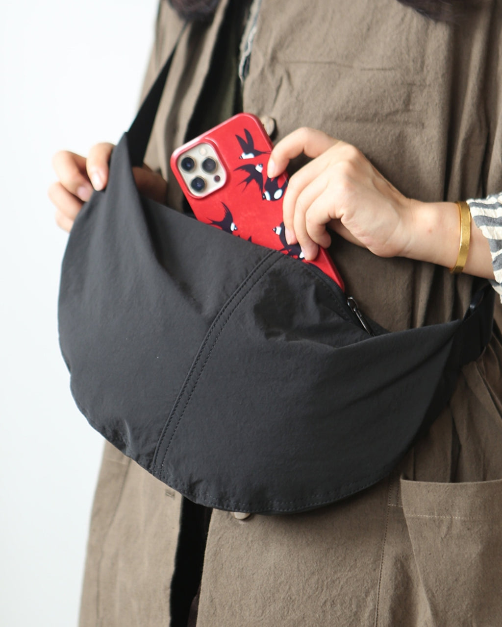 輕量防潑水斜背包