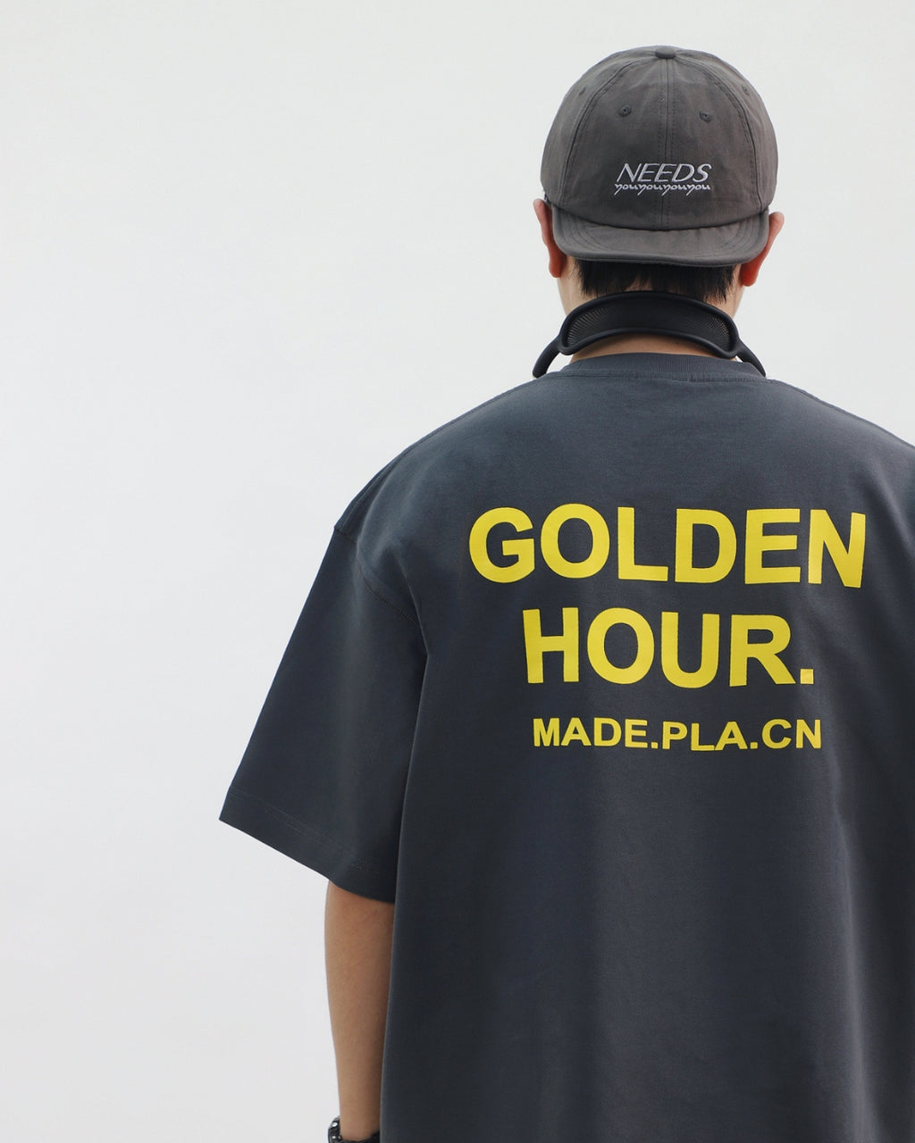 GOLDEN HOUR 文字短Tee