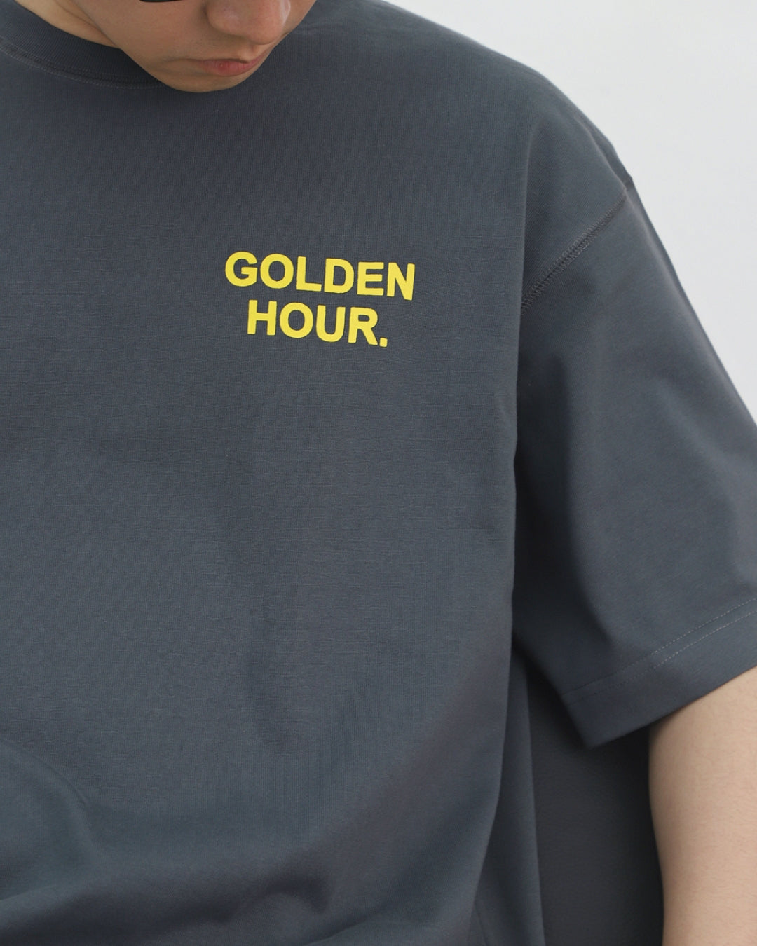 GOLDEN HOUR 文字短Tee